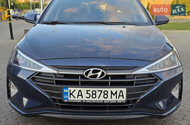 Седан Hyundai Elantra 2019 в Киеве