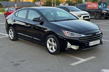 Седан Hyundai Elantra 2018 в Києві