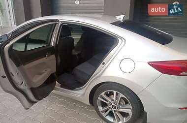 Седан Hyundai Elantra 2017 в Хмельницком