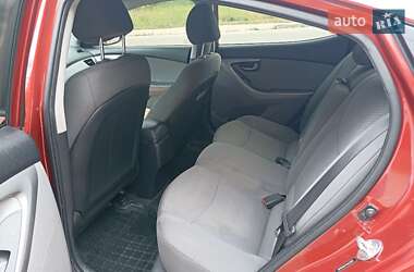 Седан Hyundai Elantra 2014 в 