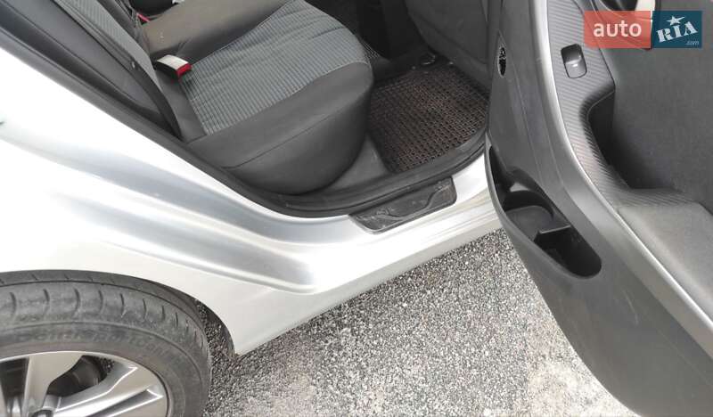 Седан Hyundai Elantra 2011 в Киеве