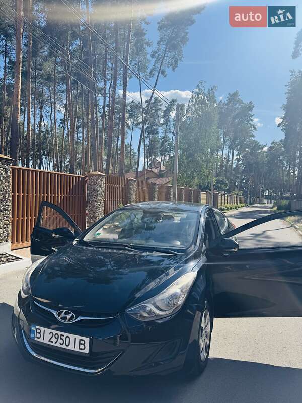 Hyundai Elantra 2011