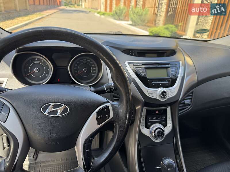 Седан Hyundai Elantra 2011 в Полтаве фото 8 Седан Hyundai Elantra 2011 в Полтаве