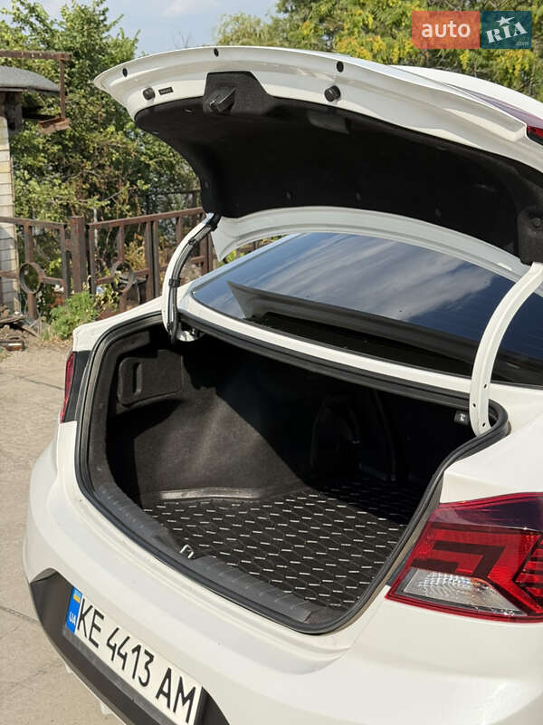 Седан Hyundai Elantra 2019 в Днепре