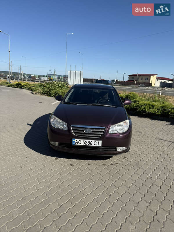 Седан Hyundai Elantra 2008 в Ужгороде