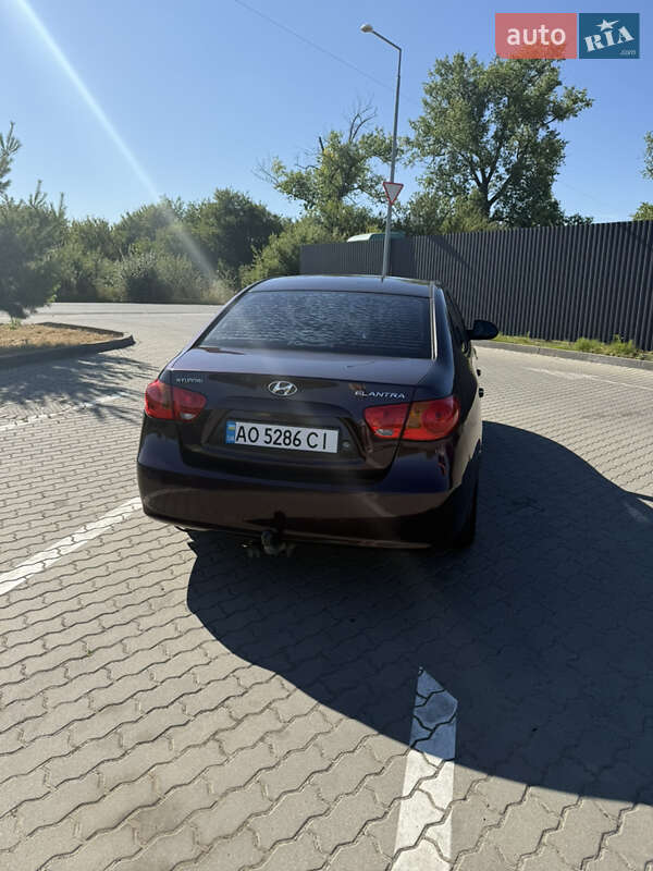 Седан Hyundai Elantra 2008 в Ужгороде
