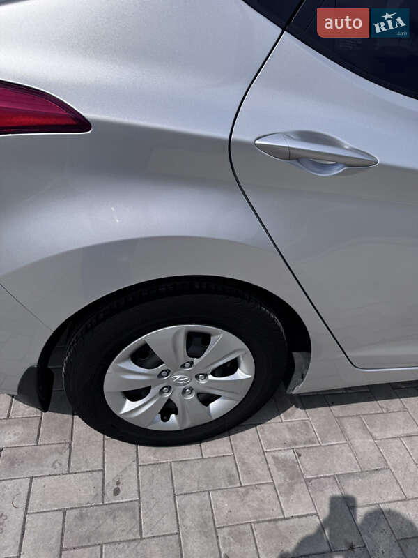 Седан Hyundai Elantra 2013 в Криничках