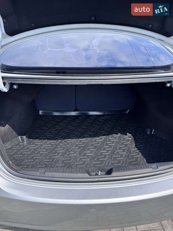 Седан Hyundai Elantra 2013 в Криничках