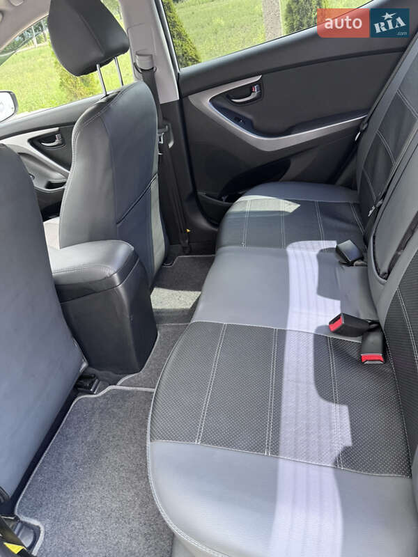Седан Hyundai Elantra 2013 в Криничках