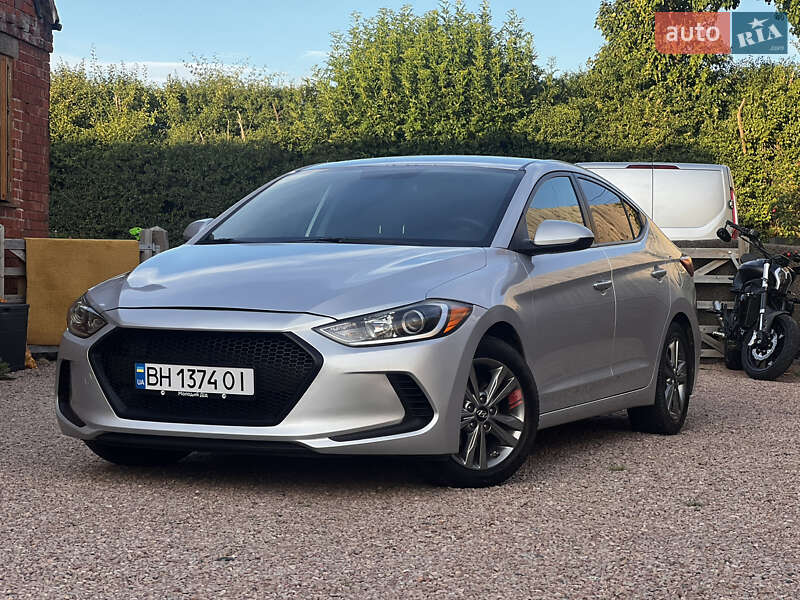 Седан Hyundai Elantra 2017 в Киеве