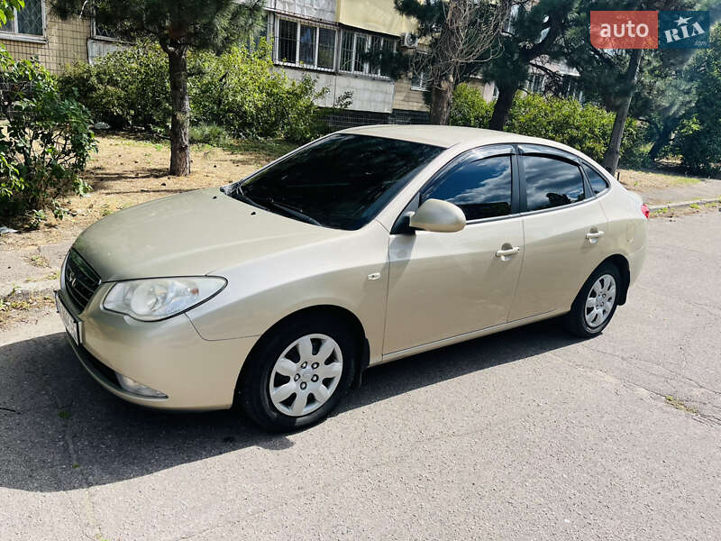 Седан Hyundai Elantra 2008 в Днепре