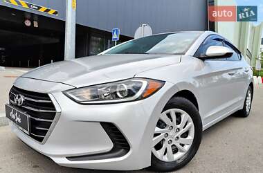 Седан Hyundai Elantra 2016 в Киеве