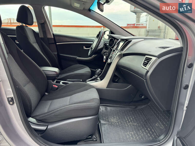 Хэтчбек Hyundai Elantra 2014 в Киеве