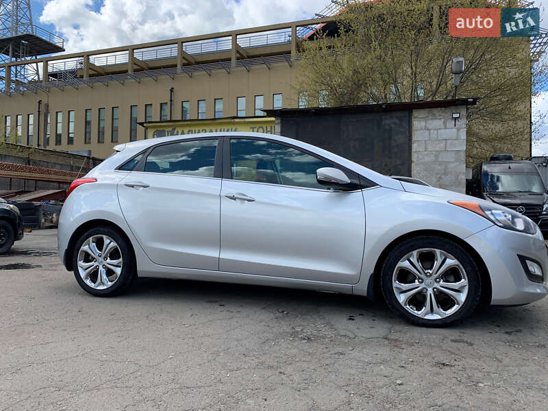 Хэтчбек Hyundai Elantra 2014 в Киеве