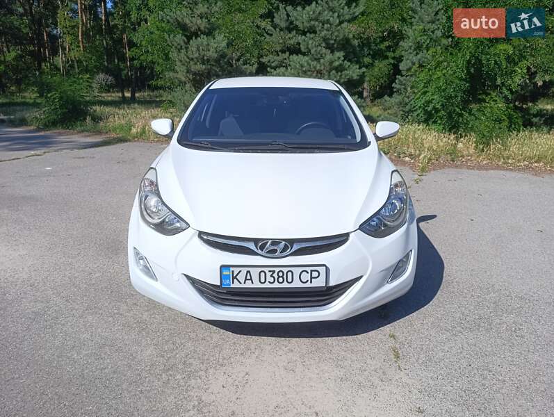 Седан Hyundai Elantra 2012 в 