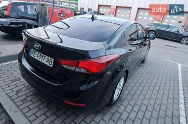 Седан Hyundai Elantra 2015 в 