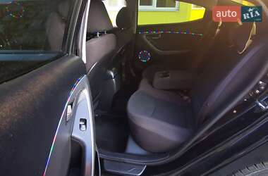 Седан Hyundai Elantra 2015 в 