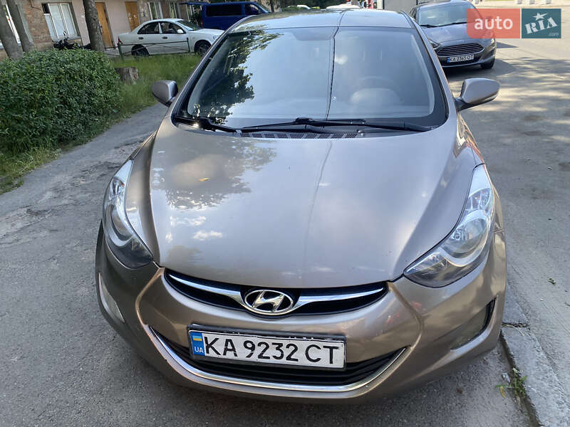 Седан Hyundai Elantra 2011 в Киеве