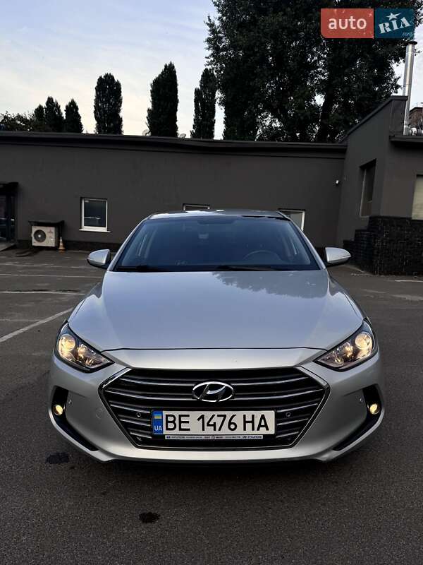 Hyundai Elantra 2016
