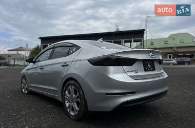 Седан Hyundai Elantra 2017 в Ужгороде