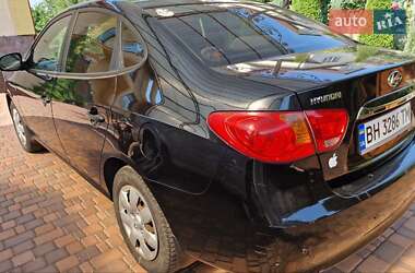 Седан Hyundai Elantra 2010 в 