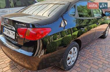 Седан Hyundai Elantra 2010 в 