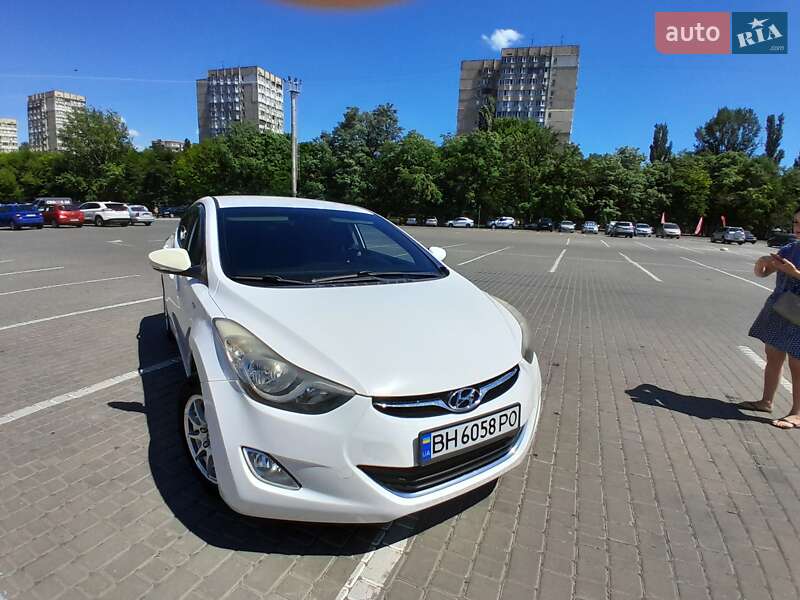 Седан Hyundai Elantra 2013 в Одессе