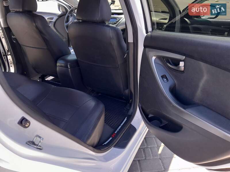 Седан Hyundai Elantra 2013 в Одессе