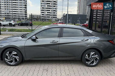 Седан Hyundai Elantra 2024 в 