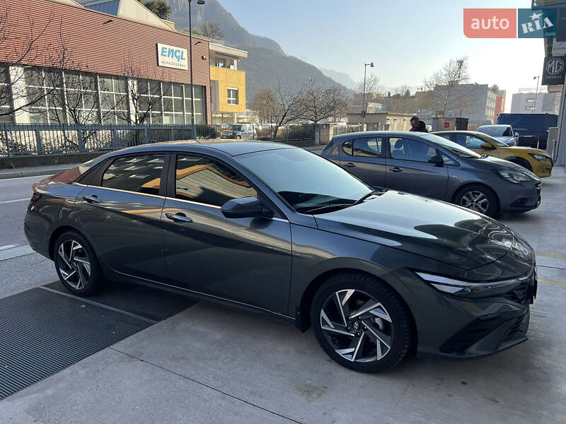 Седан Hyundai Elantra 2024 в 