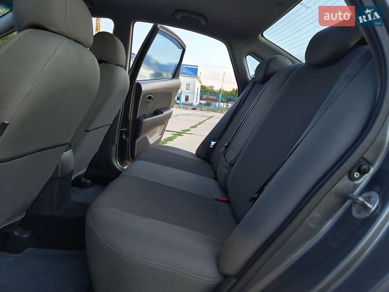 Седан Hyundai Elantra 2008 в Николаеве
