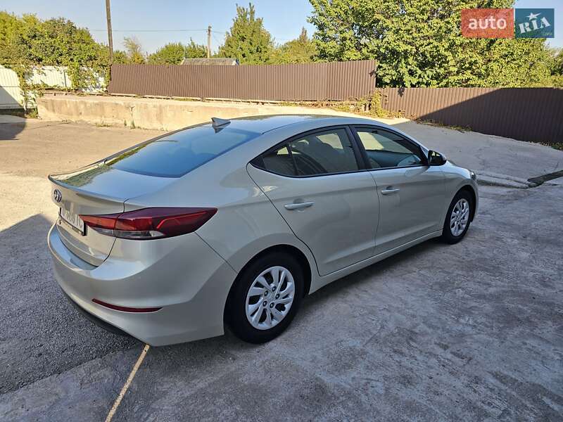 Седан Hyundai Elantra 2017 в Запорожье