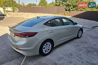 Седан Hyundai Elantra 2017 в 