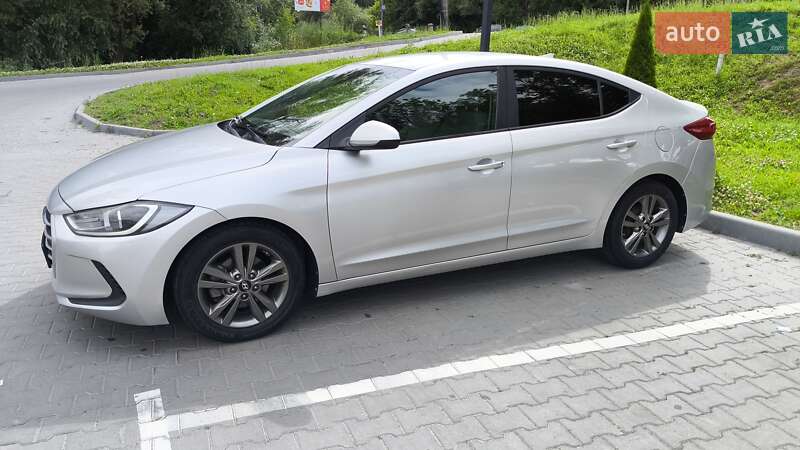 Седан Hyundai Elantra 2016 в Хмельницком