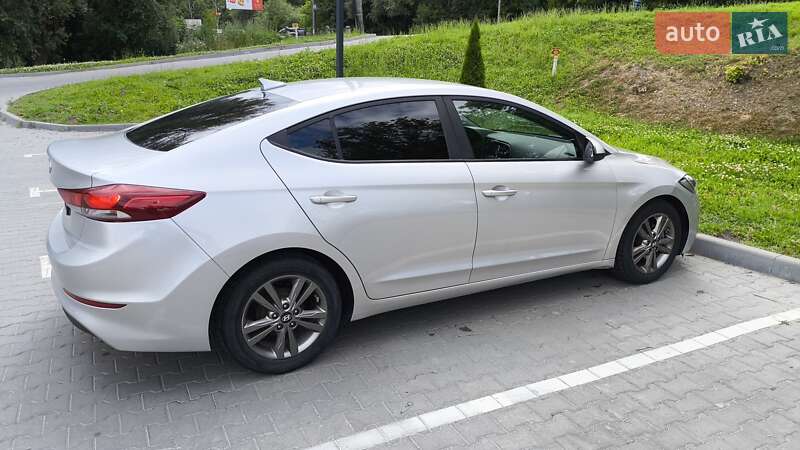 Седан Hyundai Elantra 2016 в Хмельницком