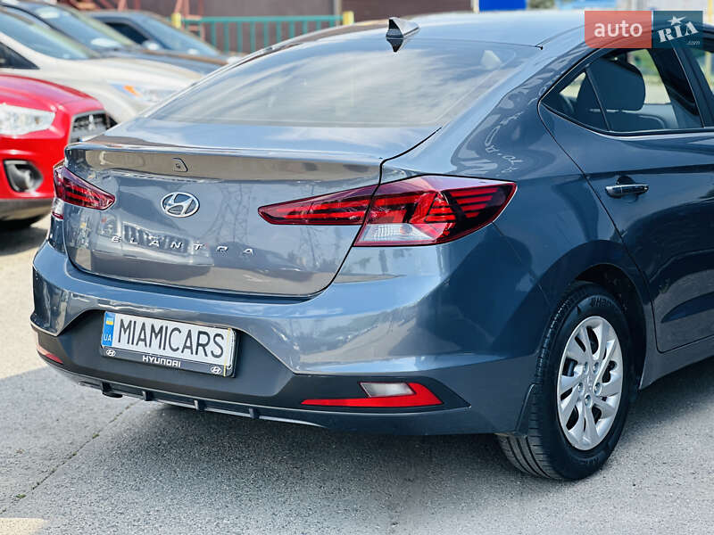 Седан Hyundai Elantra 2019 в Харькове