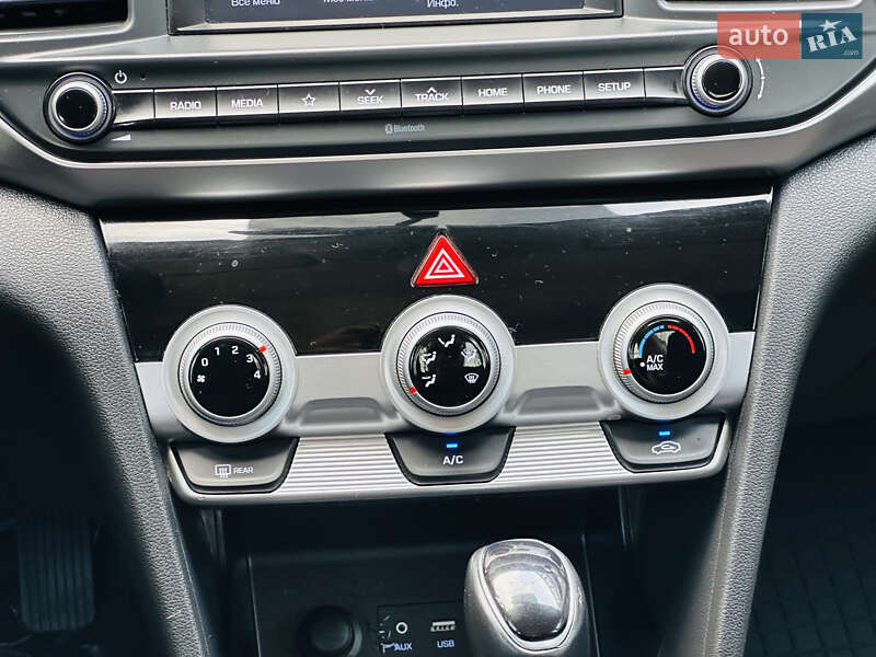 Седан Hyundai Elantra 2019 в Харькове