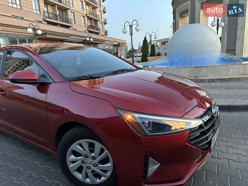 Седан Hyundai Elantra 2019 в Одессе