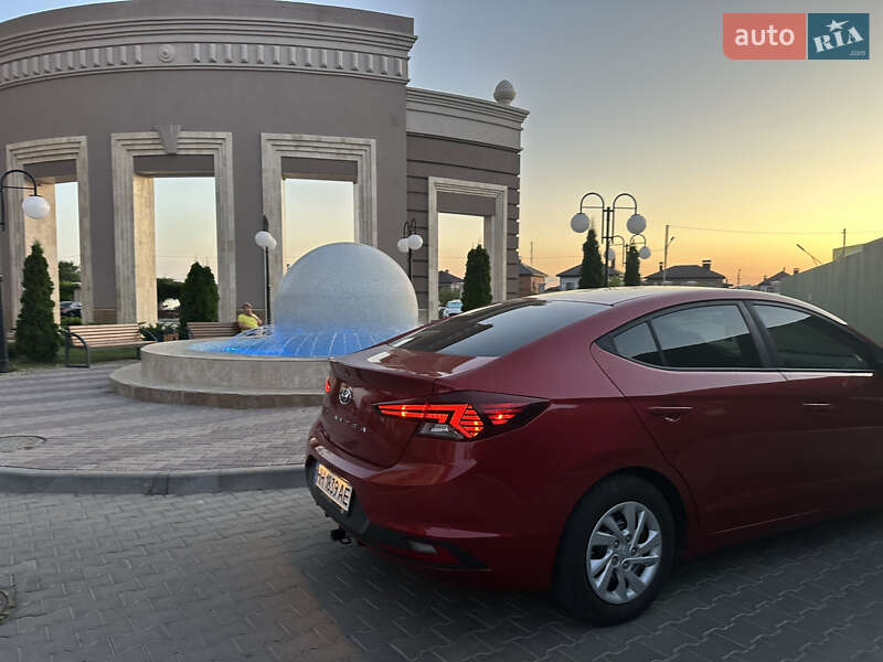 Седан Hyundai Elantra 2019 в Одессе
