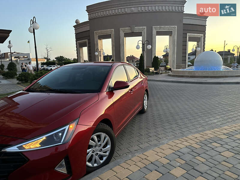 Седан Hyundai Elantra 2019 в Одессе