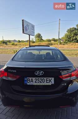 Седан Hyundai Elantra 2013 в 