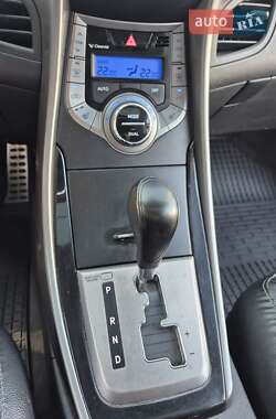 Седан Hyundai Elantra 2013 в 