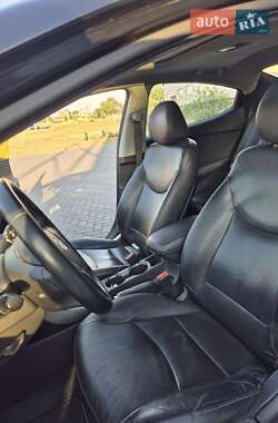 Седан Hyundai Elantra 2013 в 