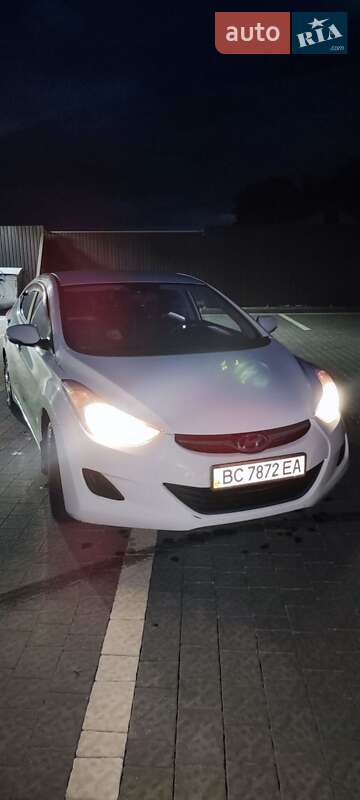 Седан Hyundai Elantra 2013 в Самборі