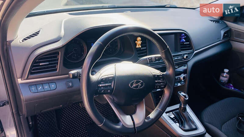 Седан Hyundai Elantra 2018 в Черкассах