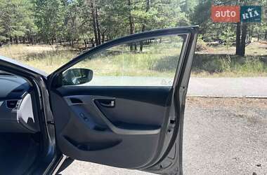 Седан Hyundai Elantra 2012 в 