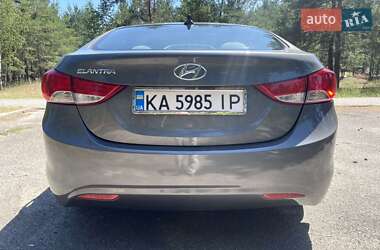 Седан Hyundai Elantra 2012 в 