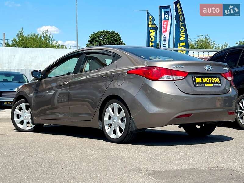 Седан Hyundai Elantra 2013 в Киеве