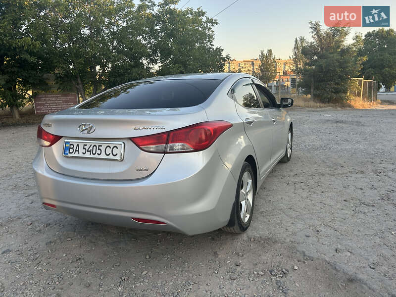 Седан Hyundai Elantra 2012 в Николаеве