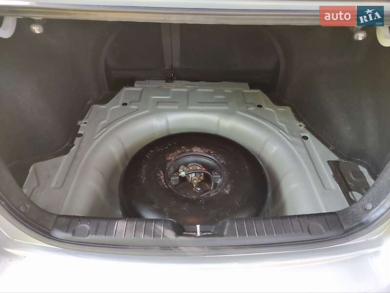 Седан Hyundai Elantra 2010 в Ужгороде